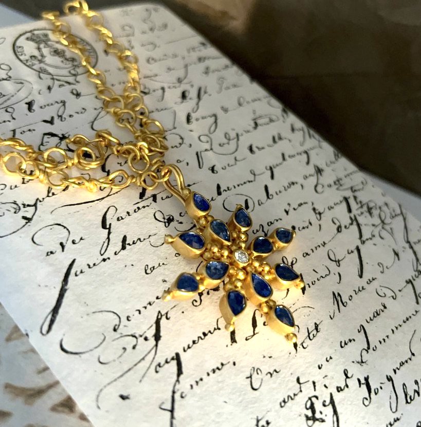 Sapphire gold necklace by fine jewelry designer Linda Hoj