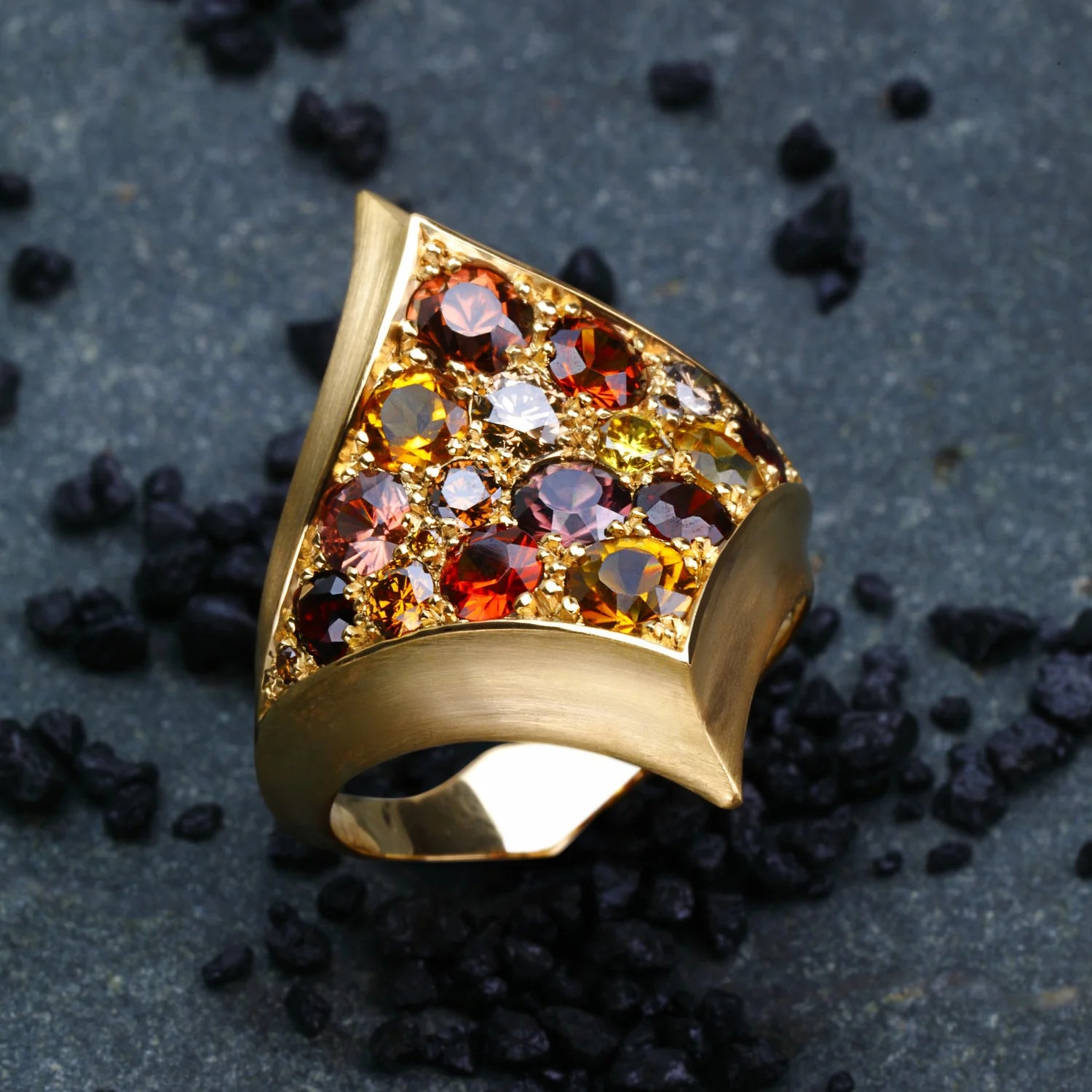 18k Gold ring. Garnet, citrines, diamonds. Fine Jewelry by Capucine H. Ethical Jewelry. Collectible Design.