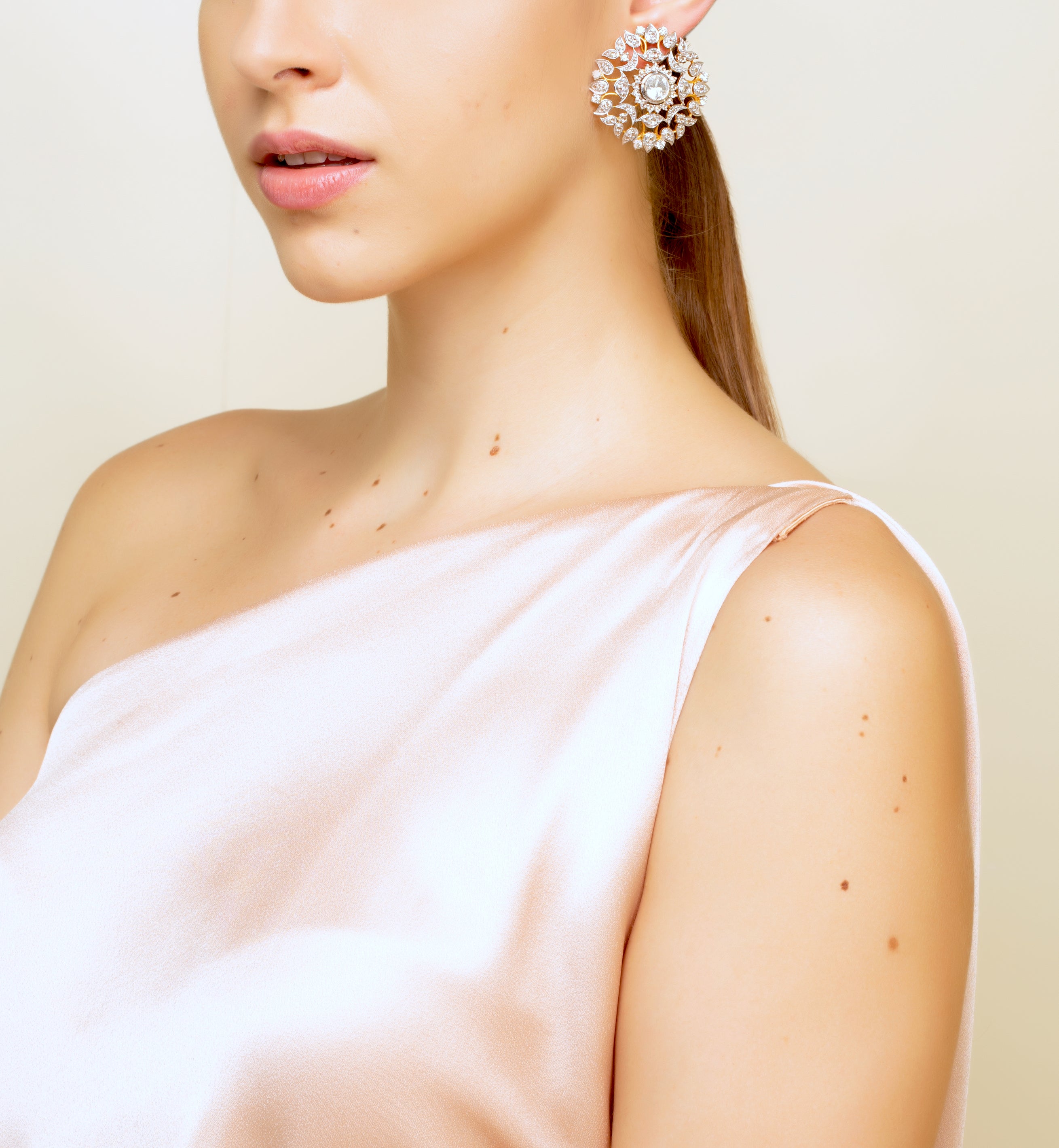 Diamond 18 karat gold earrings by fine jewelry designer ESTAA