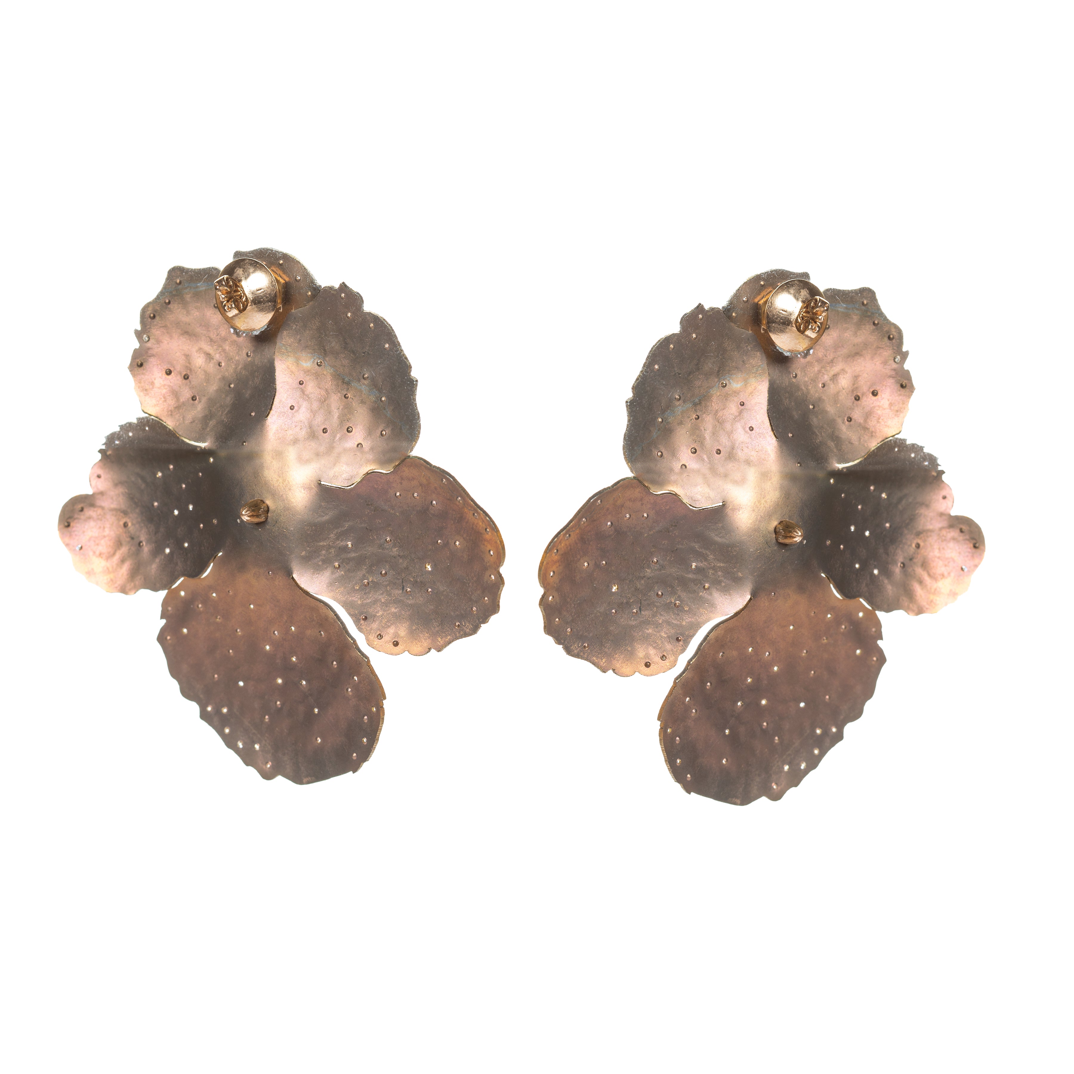18 karat gold and titanium flower earrings with emerald and scattered diamonds by fine jewelry designer ESTAA