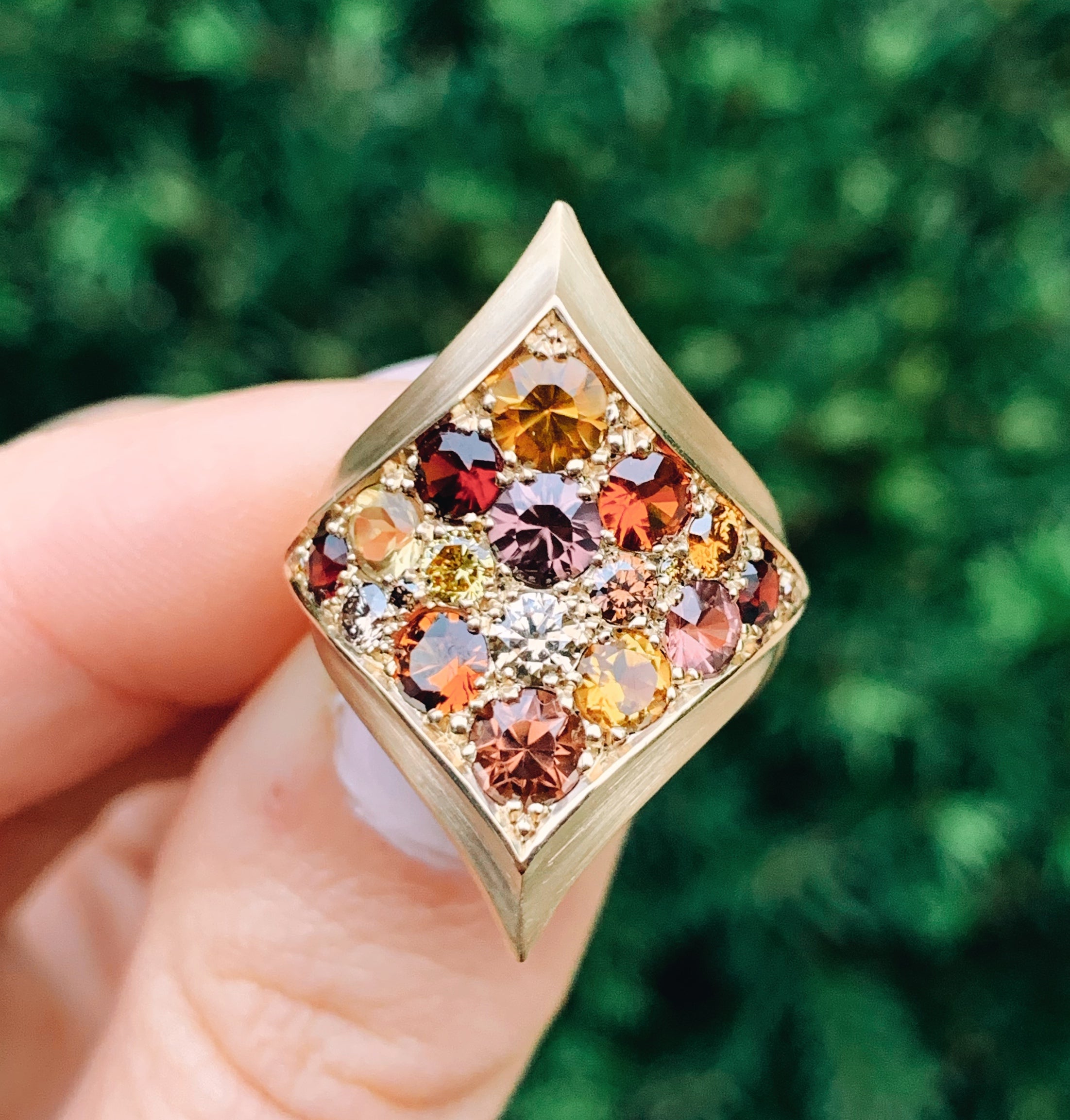 18k gold. garnet, citrines, diamonds. Fine Jewelry Capucine H. Ethical Jewelry. Collectible Design.