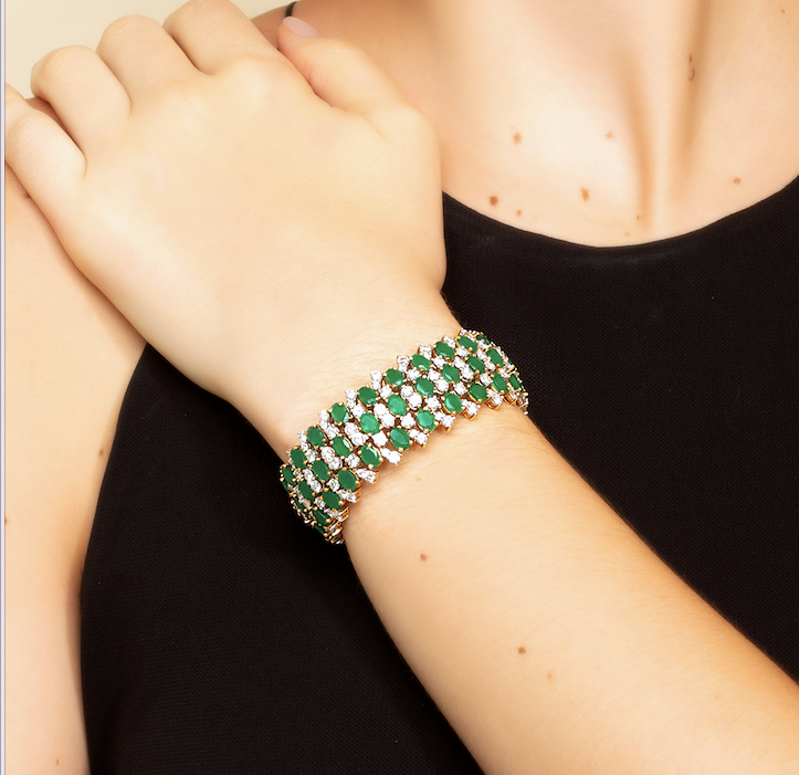 Emerald and Diamonds bracelet in 18 karat gold by fine jewelry designer ESTAA