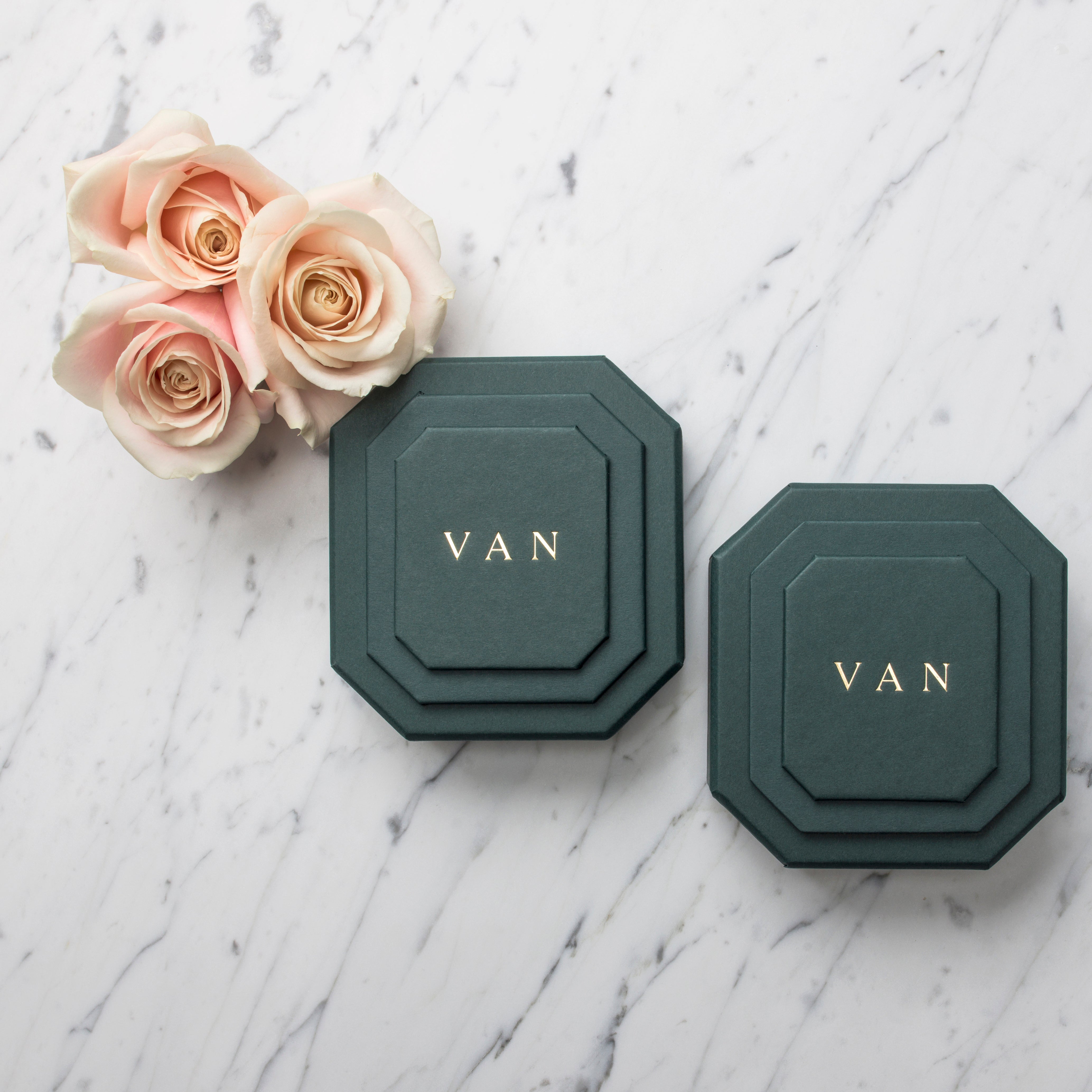 articulated robot pendant by fine jewelry designer Tatiana Van Lancker., packaging
