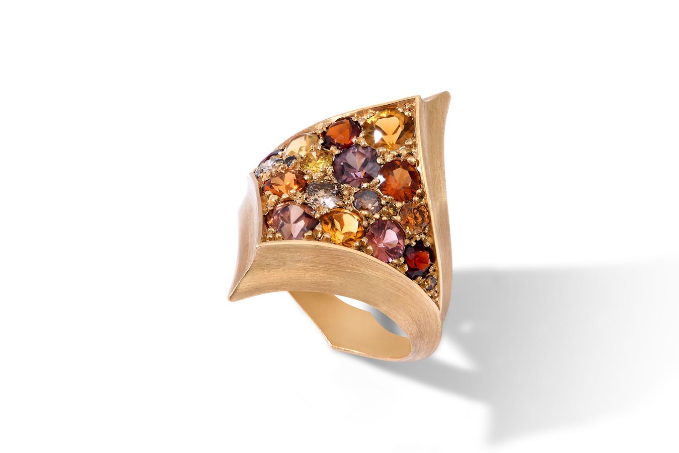 18k gold ring. Garnet, citrines, diamonds. Fine Jewelry by Capucine H. Ethical Jewelry. Collectible Design. Ethos of London