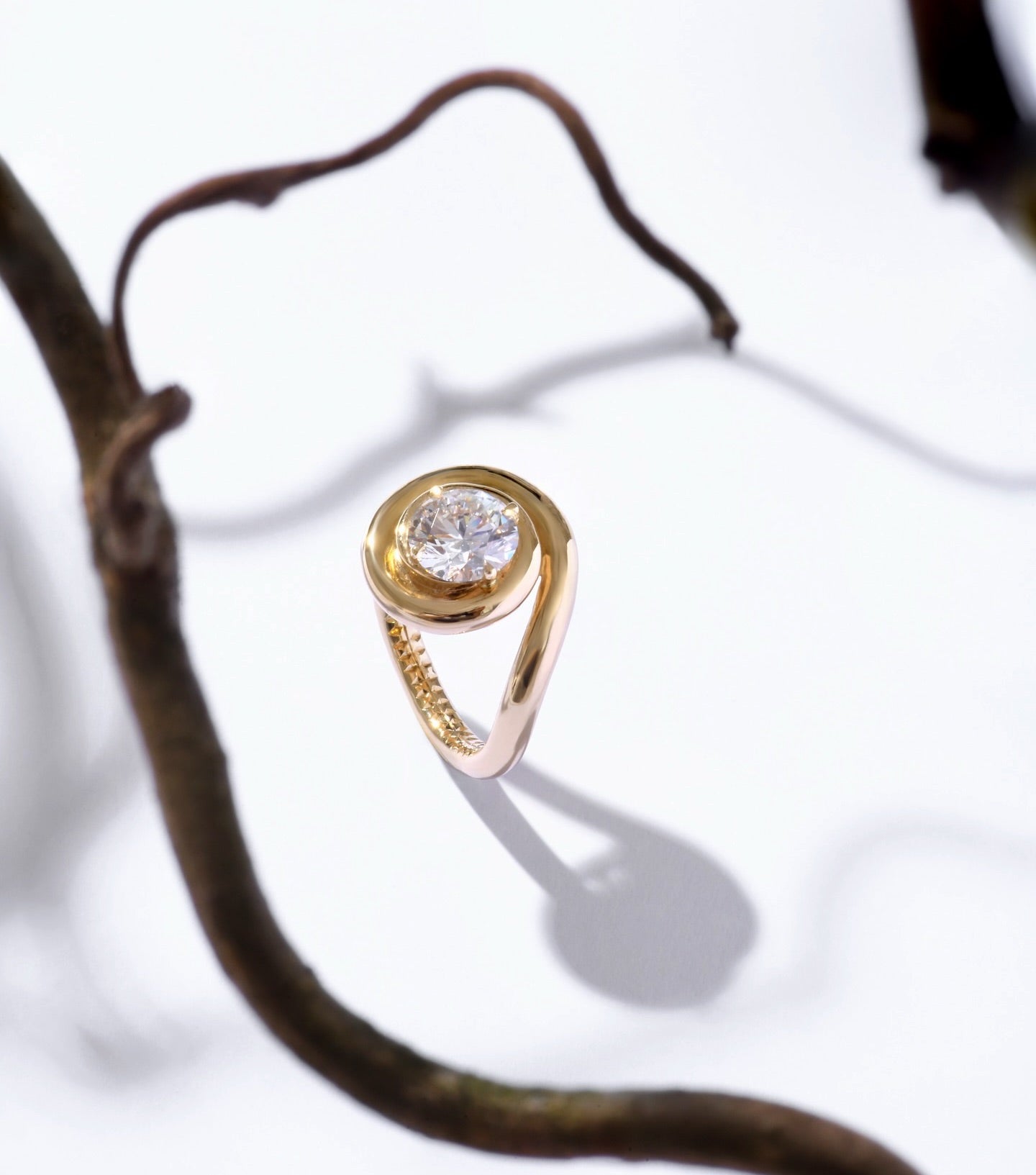 Diamond 18k gold ring. Fine Jewelry. Capucine H. Paris. Ethical jewel. 