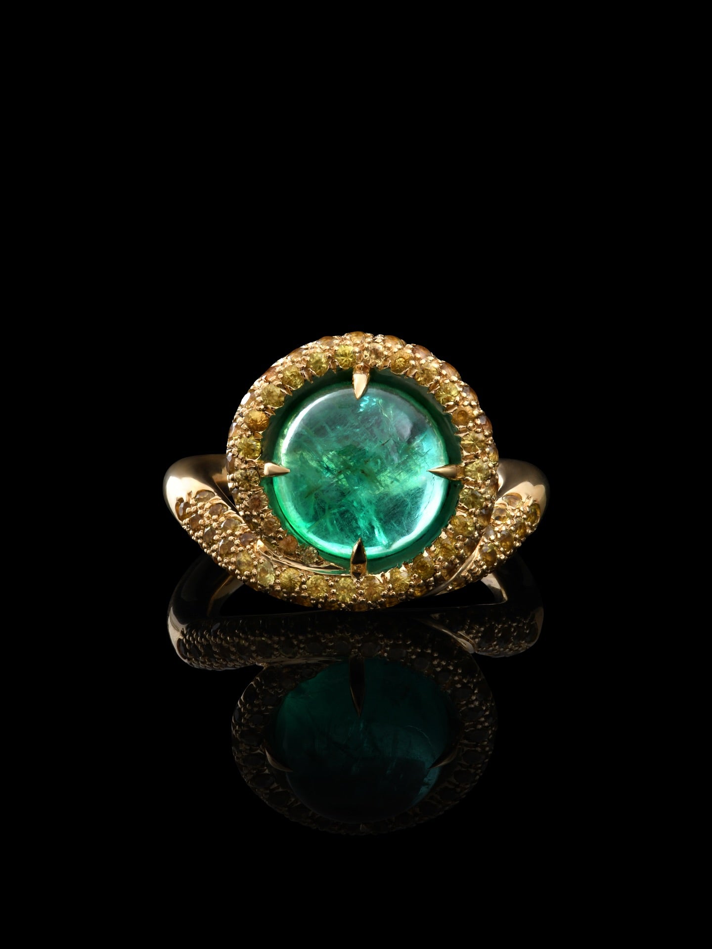 Capucine H fine jewelry. Emerald. 18k gold ring. Elegant precious jewel. Made in Paris