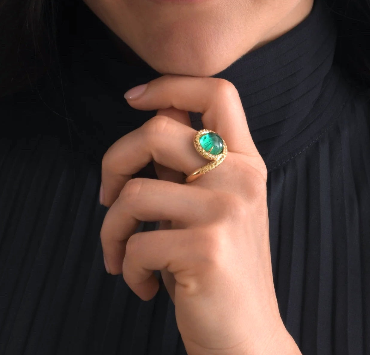 Capucine H fine jewelry. Emerald. 18k gold ring. Elegant precious jewel. Made in Paris