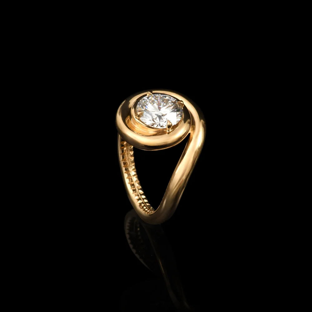 Diamond 18k gold ring. Fine Jewelry. Capucine H. Paris. Ethical jewel. 