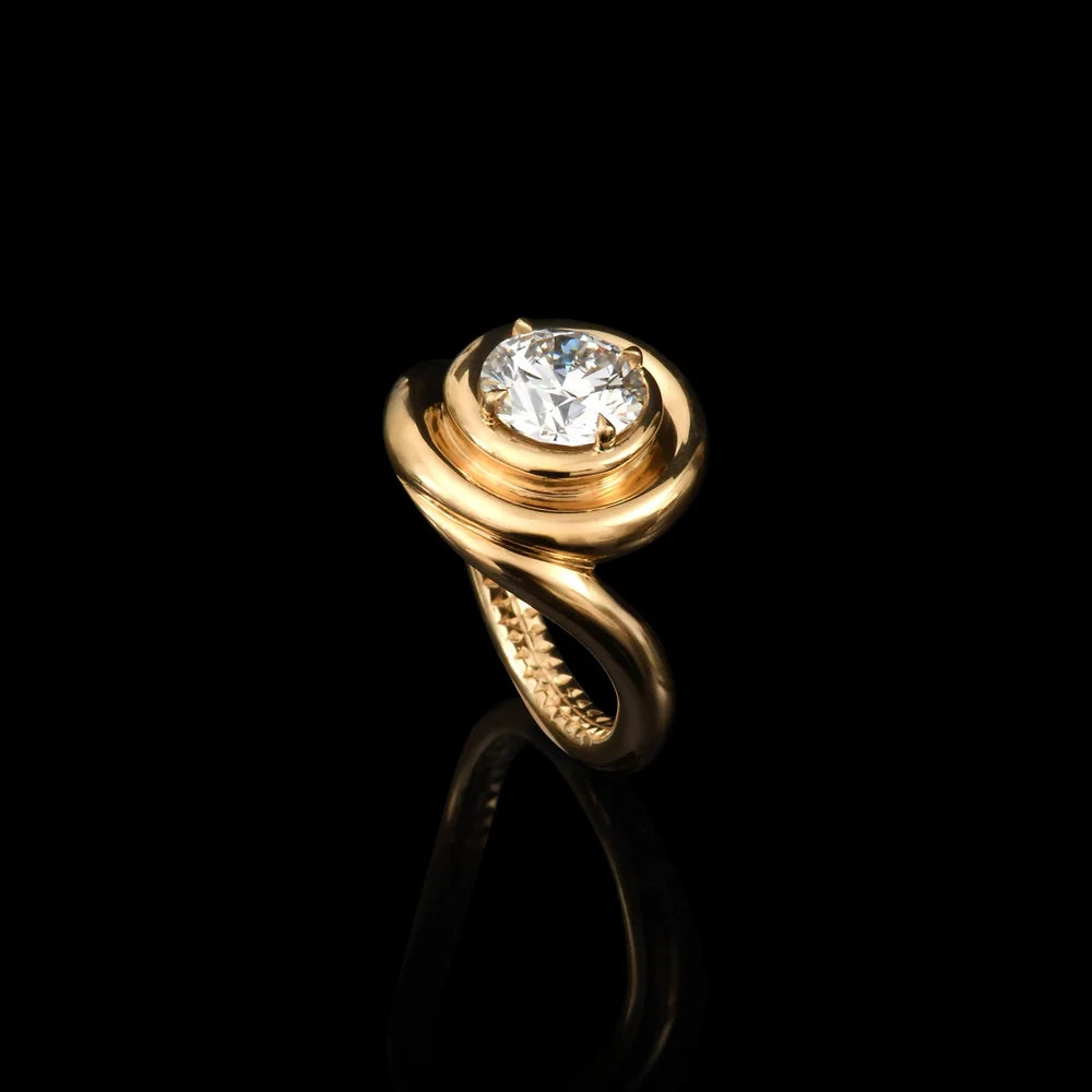 Diamond 18k gold ring. Fine Jewelry. Capucine H. Paris. Ethical jewel. 