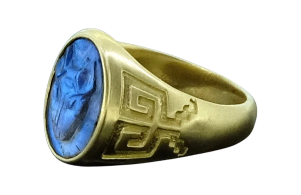 Labradorite 18k Gold Ring, Jade Jagger, iconic jewels