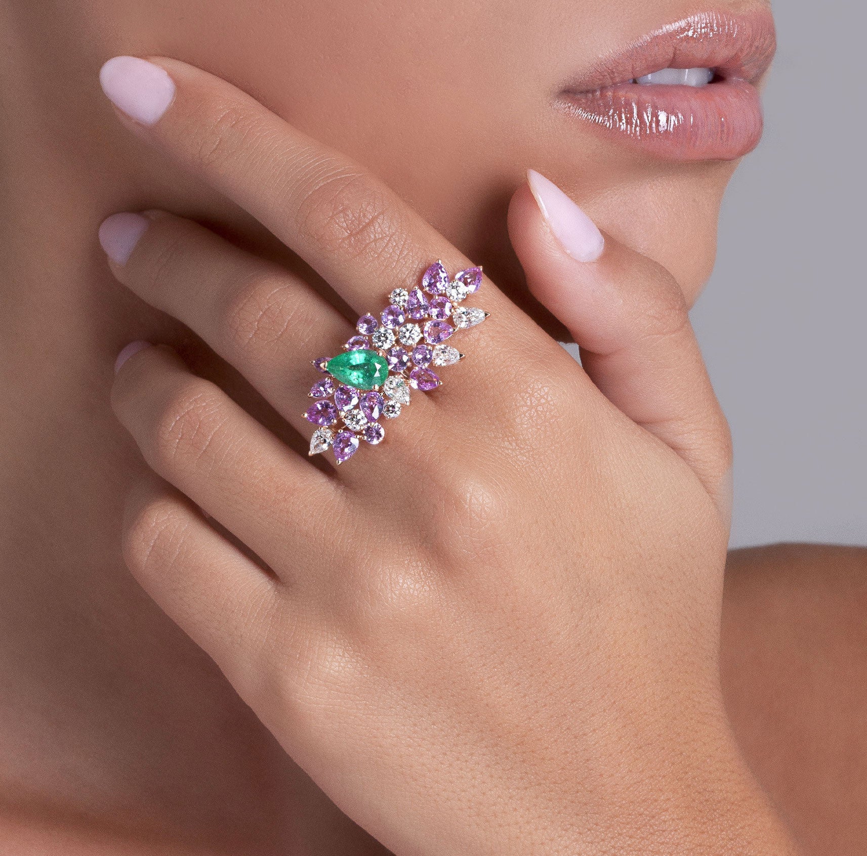 High Jewelry Maison Gismondi 1754, double Ring 18k gold with Emerald Pink Sapphires Diamonds