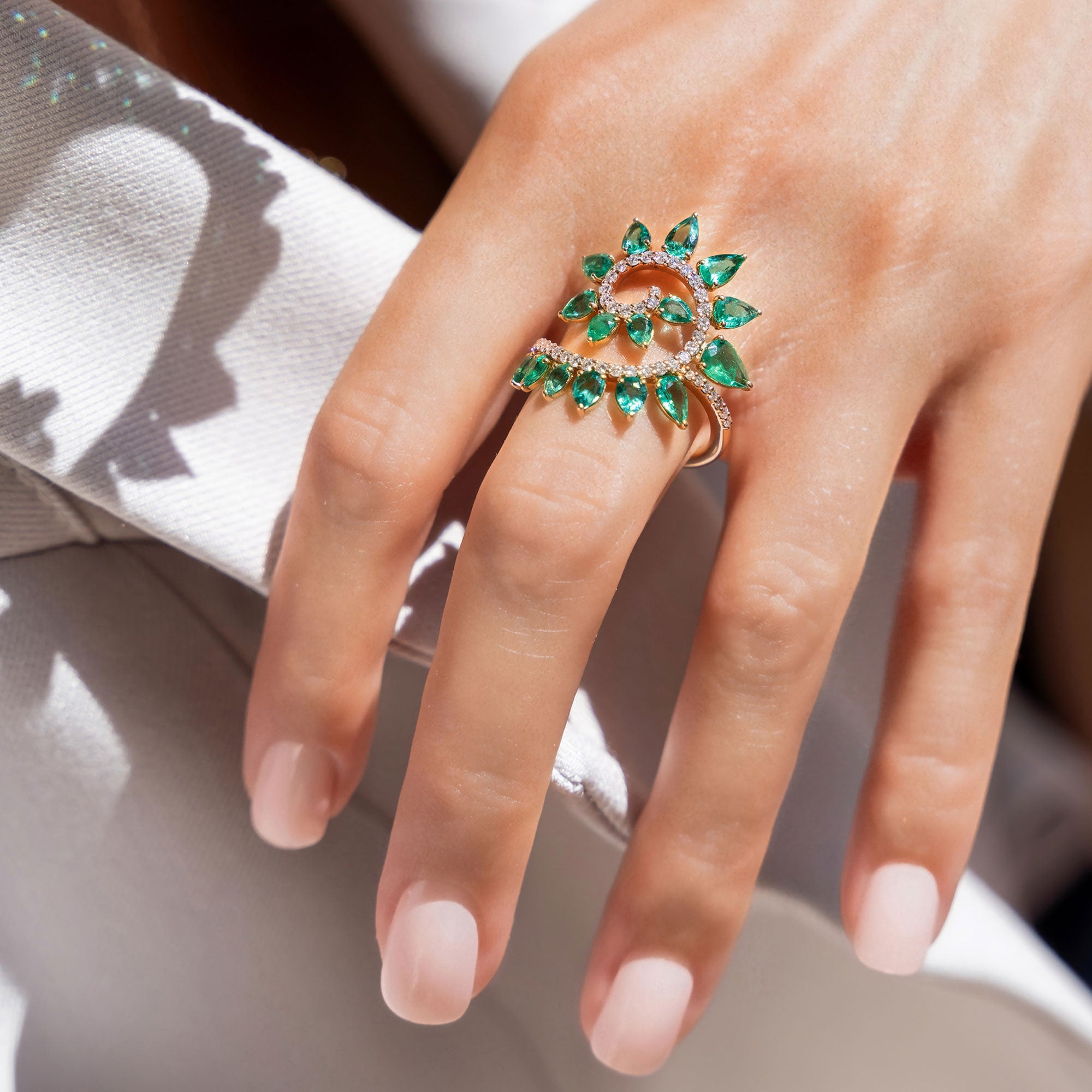 Emerald ring by Gismondi 1754