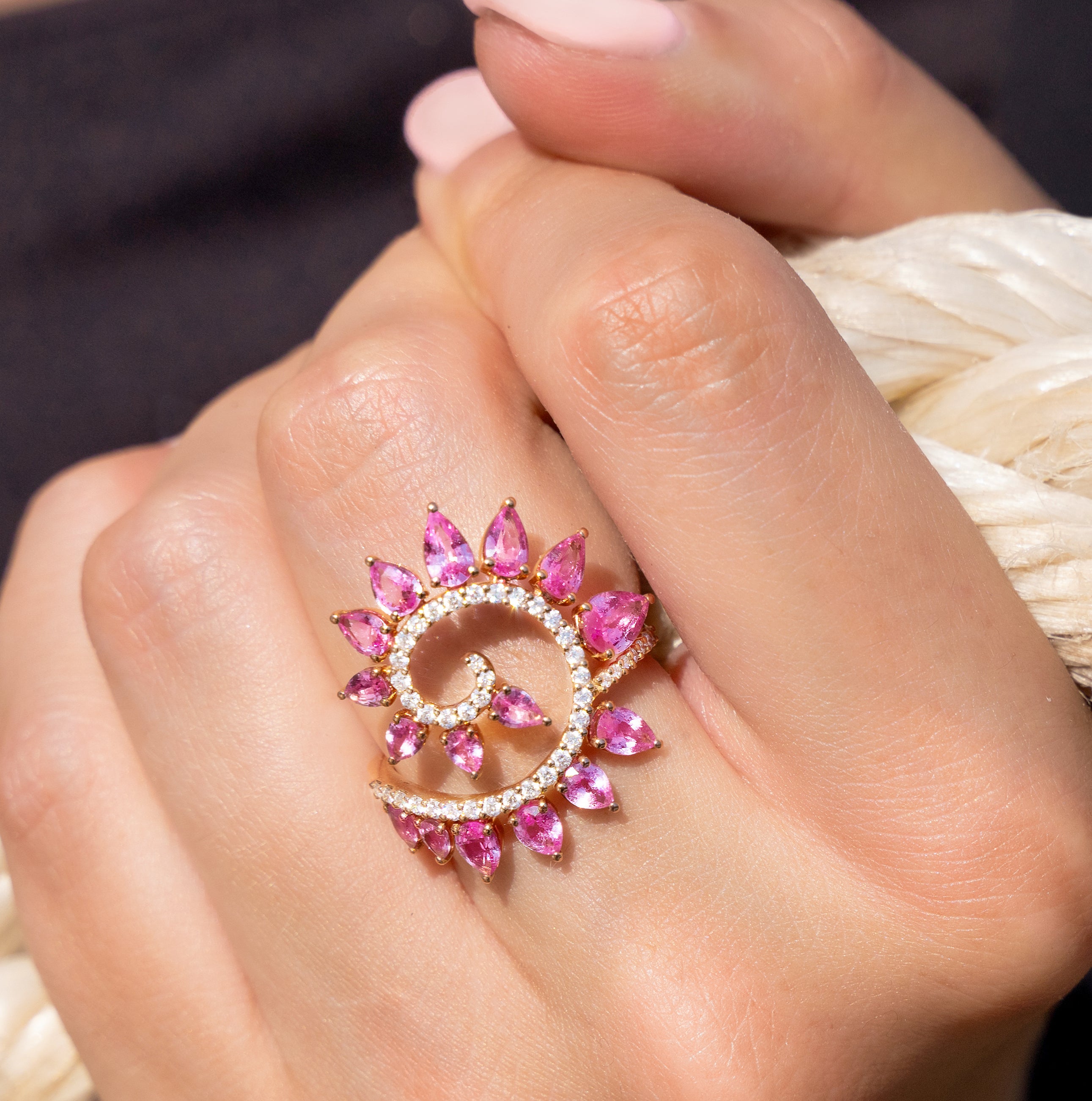 High Jewelry Maison Gismondi 1754, Pink Sapphire Diamond ring