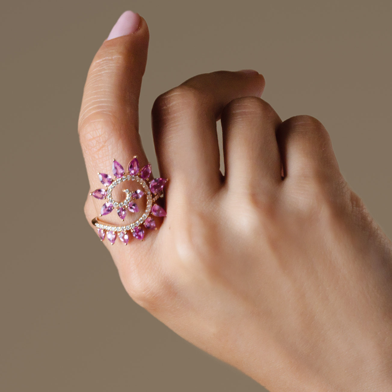 High Jewelry Maison Gismondi 1754, Pink Sapphire Diamond ring