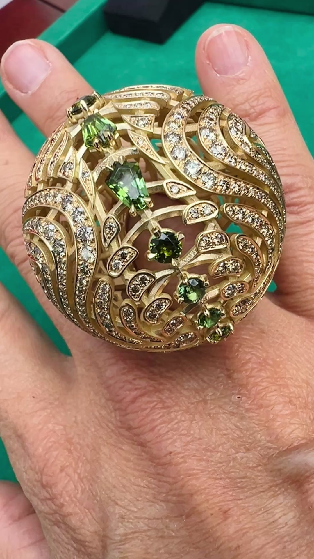 Capucine H. Wearable Art. High jewelry creation. Paris. Champagne Diamond. 18k gold. Collectible jewel. Ethos of London