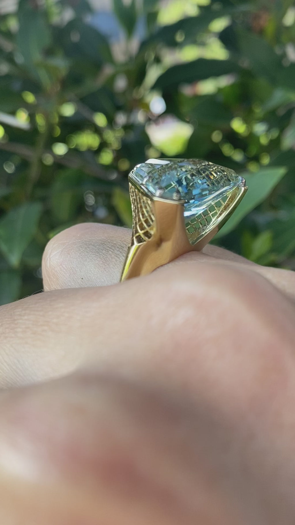 Nigel O'Reilly, Aquamarine masterpiece gold ring