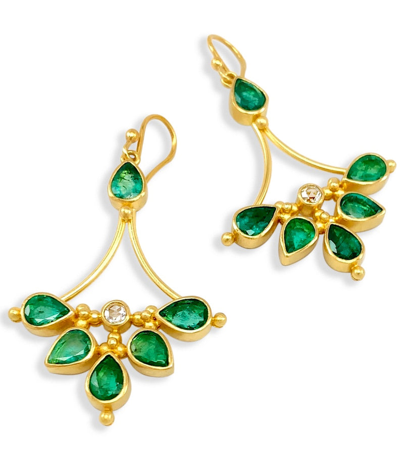 One-of-a kind, Emerald 22 karat gold earrings by fine jewelry designer Linda Hoj