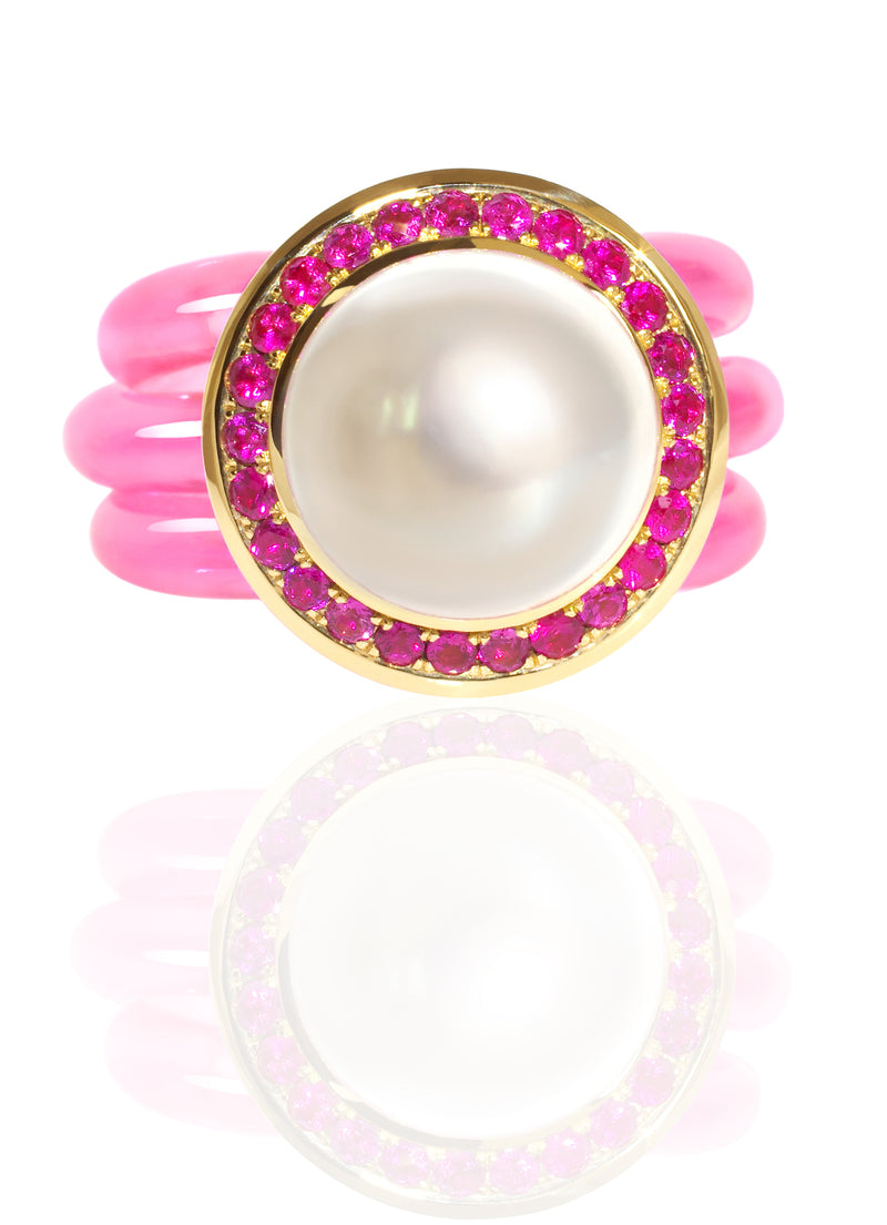White pearl and ruby pink ring 18 karat gold by fine jewelry designer Monika Seitter
