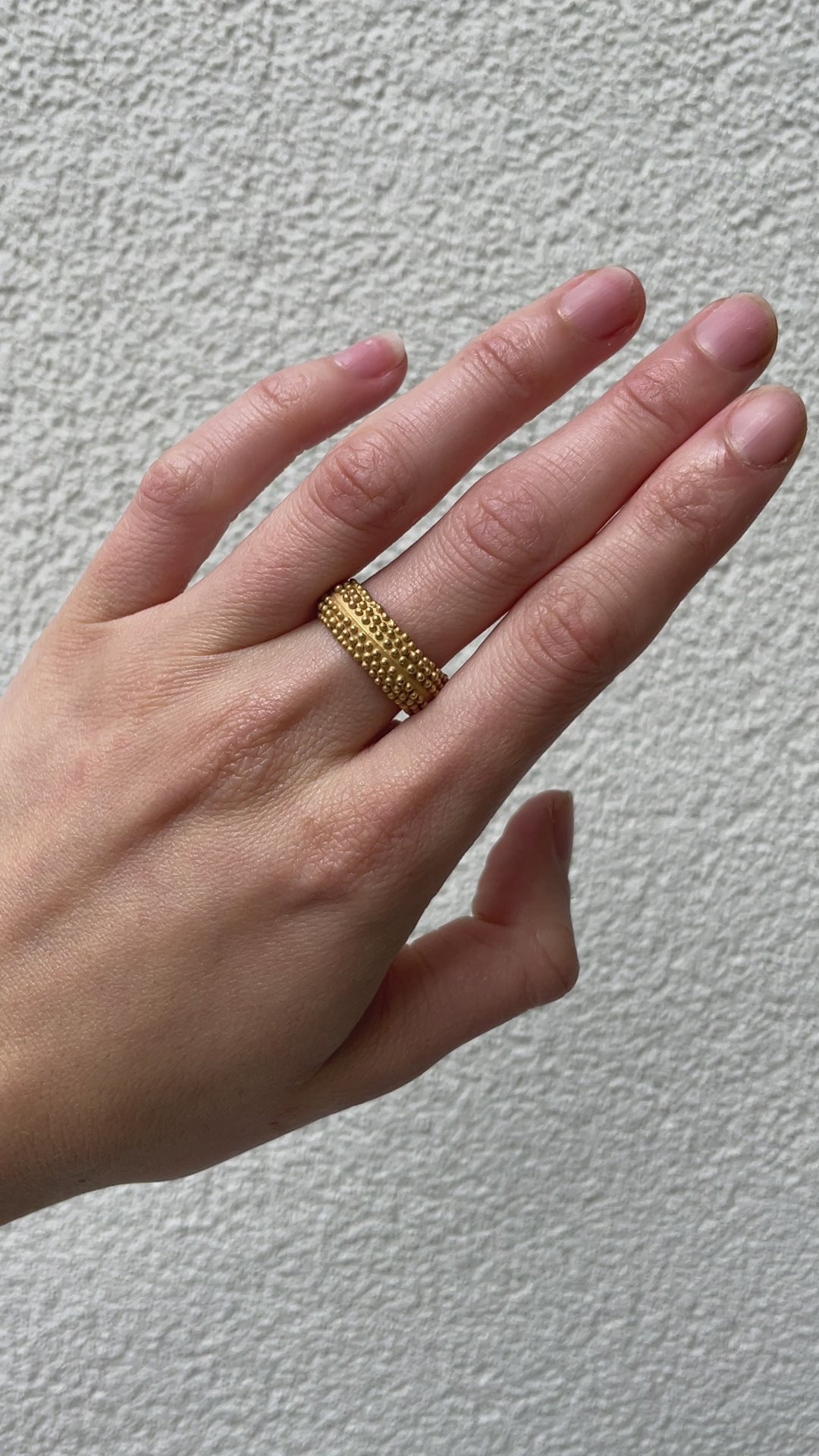 18 karat recycled yellow gold textured ring by jewelry designer Clio Saskia