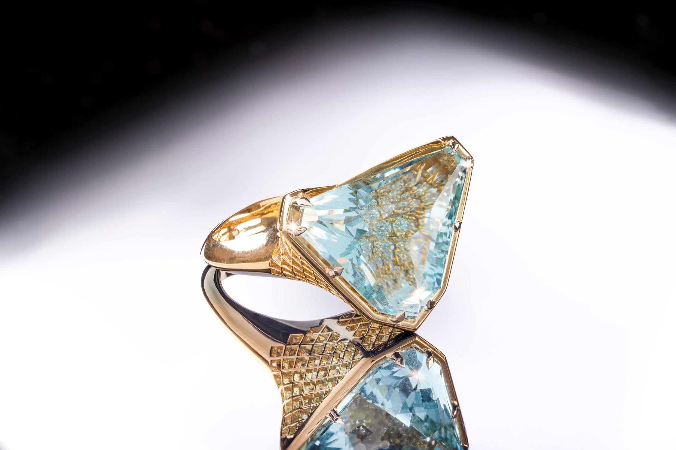 Nigel O'Reilly, Aquamarine masterpiece gold ring