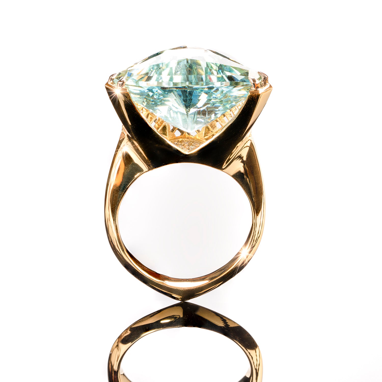 Nigel O'Reilly, Aquamarine masterpiece gold ring